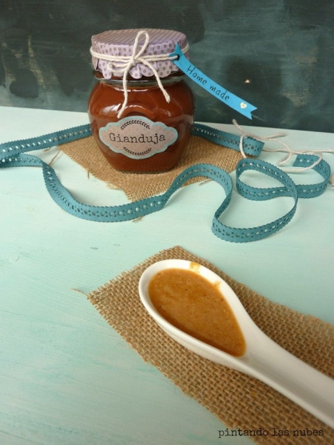 crema de cacao y avellanas