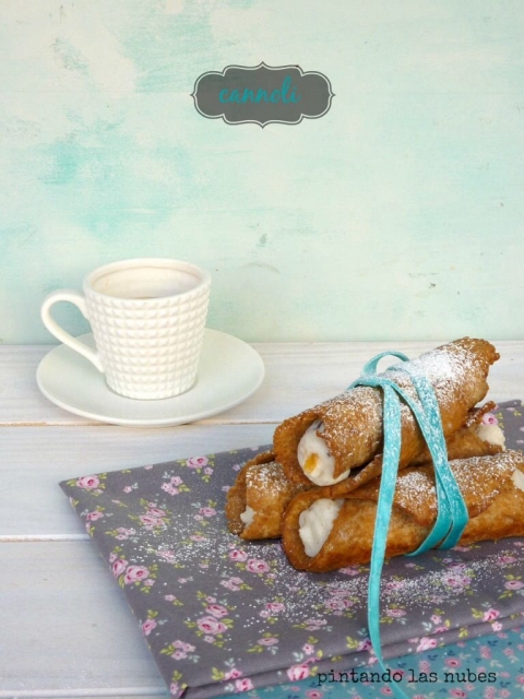 Desayuno de domingo cannoli