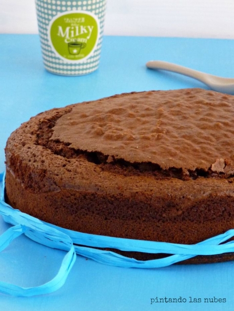 Desayuno de domingo, tarta rica de chocolate