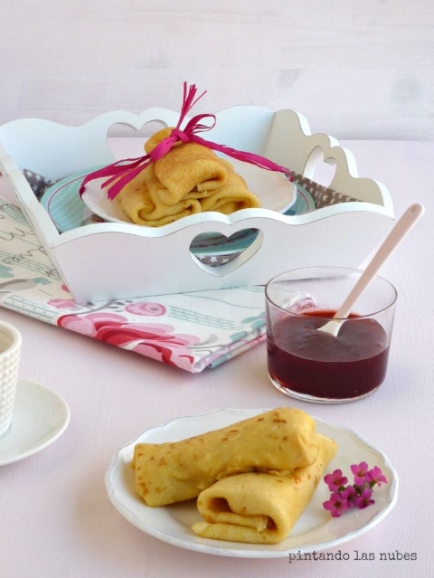 Blintz relleno de crema de ricotta