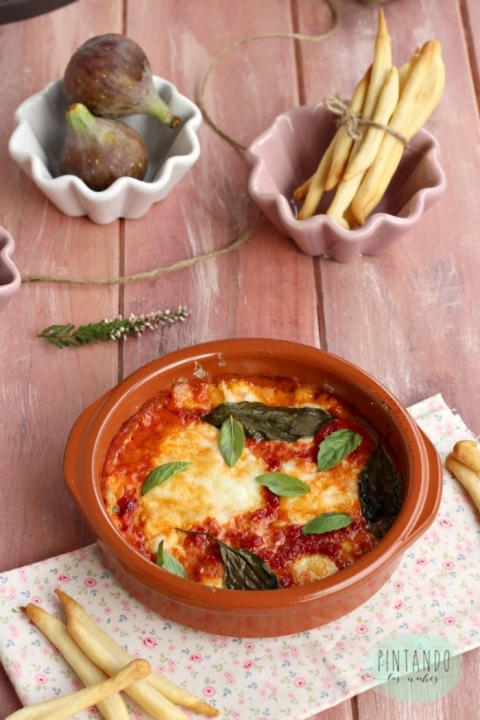 Dip de mozzarela y tomate con grissini
