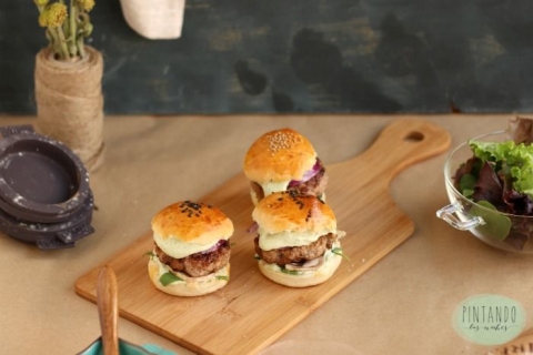 Hamburguesas mini hechas con kit burger Lékué