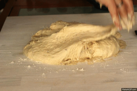 Amasando pan de hamburguesas