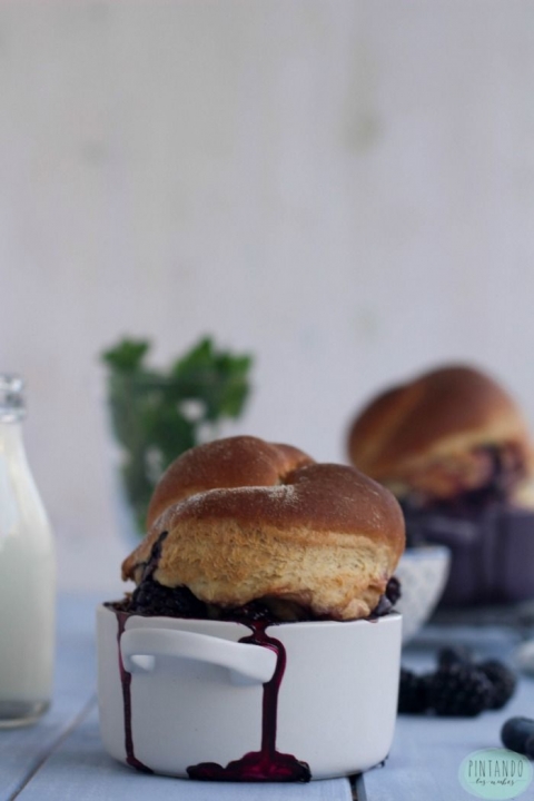 Desayuno de domingo (espiral de arándanos y moras)