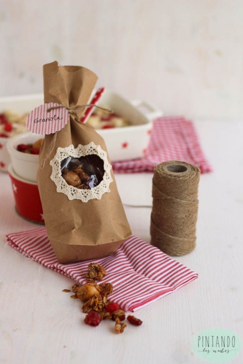 Regalos que se comen: granola por Pintando las nubes