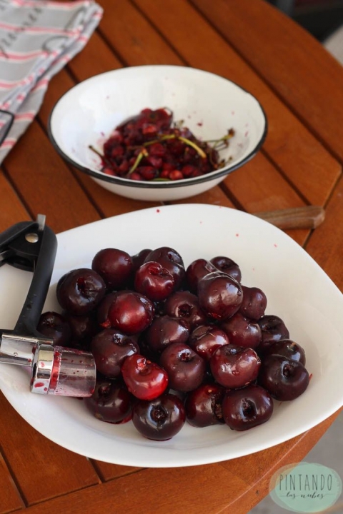Cómo deshuesar cerezas por Pintando las nubes