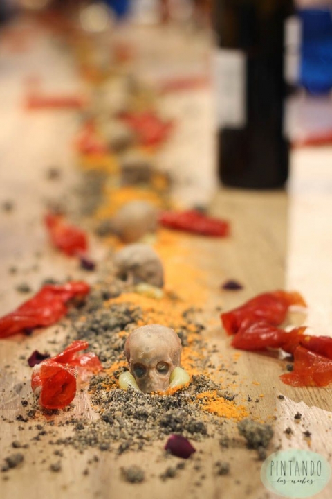 Calaveras de foie y piquillos con queso