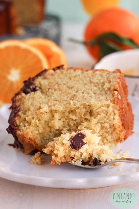 Cómo hacer un bizcocho de naranja y chocolate
