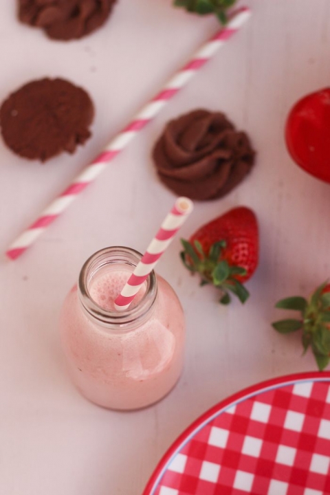 Cómo hacer un batido de fresas y coco
