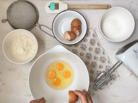 Cómo hacer un bizcocho para una tarta